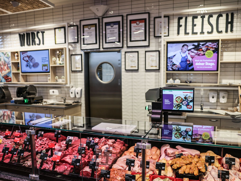 Viele Supermarktketten suchen verzweifelt nach Personal für ihre Bedientheken. - Foto: Oliver Berg/dpa