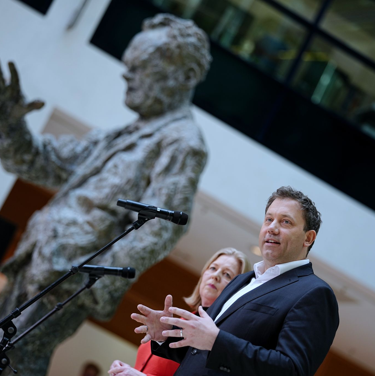 Die SPD-Chefs stehen unter Druck. - Foto: Kay Nietfeld/dpa