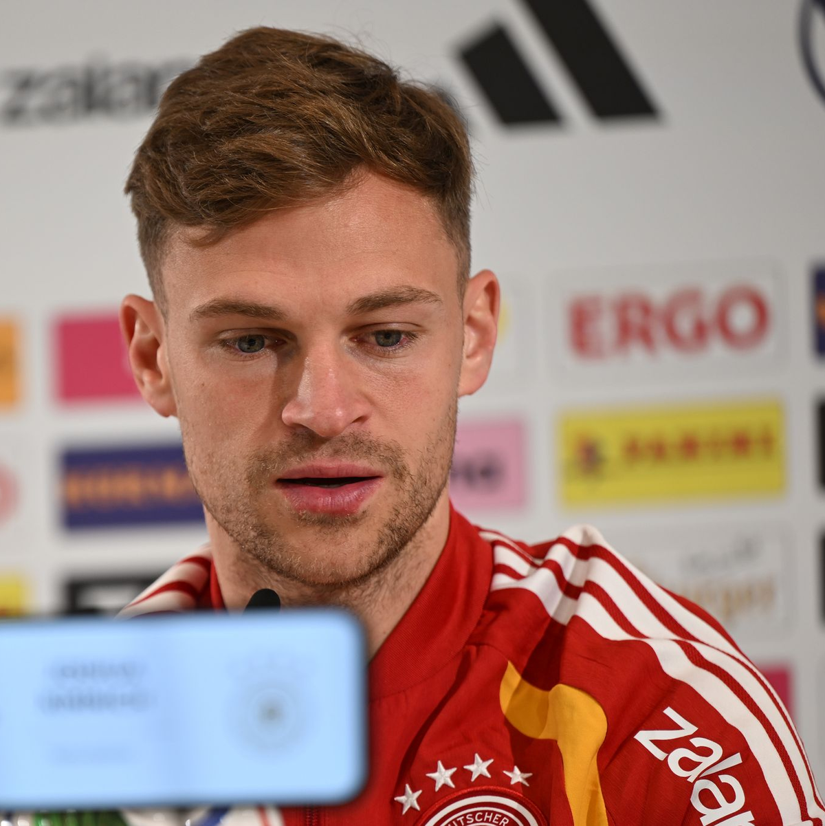 Joshua Kimmich betont die herausragenden Fähigkeiten von Rüdiger.  - Foto: Federico Gambarini/dpa