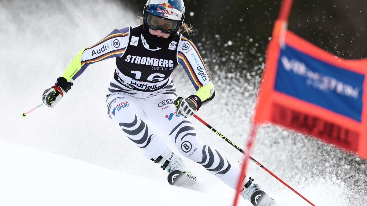 Emma Aicher zeigt einen starken ersten Riesenslalom-Durchgang in Hafjell. - Foto: Gabriele Facciotti/AP/dpa