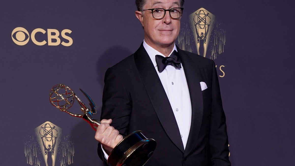 Zwei Monate vor seiner letzten Late-Night-Show hat US-Satiriker Stephen Colbert (61) seine Mitarbeit am Drehbuch für einen neuen «Herr der Ringe»-Film angekündigt. (Archivbild) - Foto: Chris Pizzello/Invision via AP/dpa