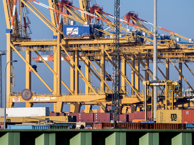 «Der Krieg im Iran beendet vorerst die Hoffnung auf einen Aufschwung», sagt Ifo-Präsident Clemens Fuest. (Symbolbild) - Foto: Hauke-Christian Dittrich/dpa