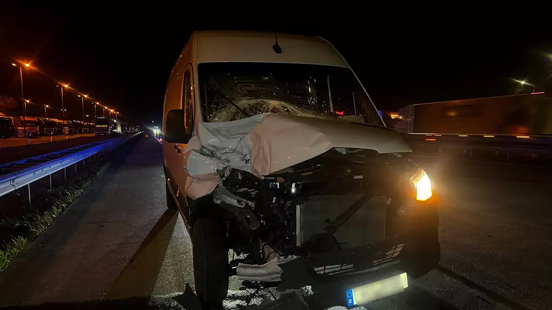 POL-ROW: ++ Unfall auf der A1: Fahrer schläft am Steuer ein ++ Selsingen: Einbruch in Bäckerei ++ Sachbeschädigungen durch Graffiti - Tatverdächtige ermittelt ++ - Bild: presseportal.de