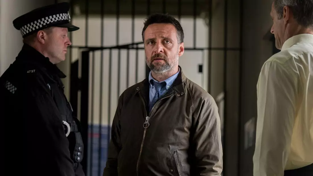 ARD Plus Exklusiv: Die dritte Staffel von / Hinterland (Inspector Mathias) erstmals in Deutschland zu sehen. Alle drei Staffeln der spannenden Krimi-Serie sind ab 2. April bei ARD Plus verfügbar - Bild: presseportal.de