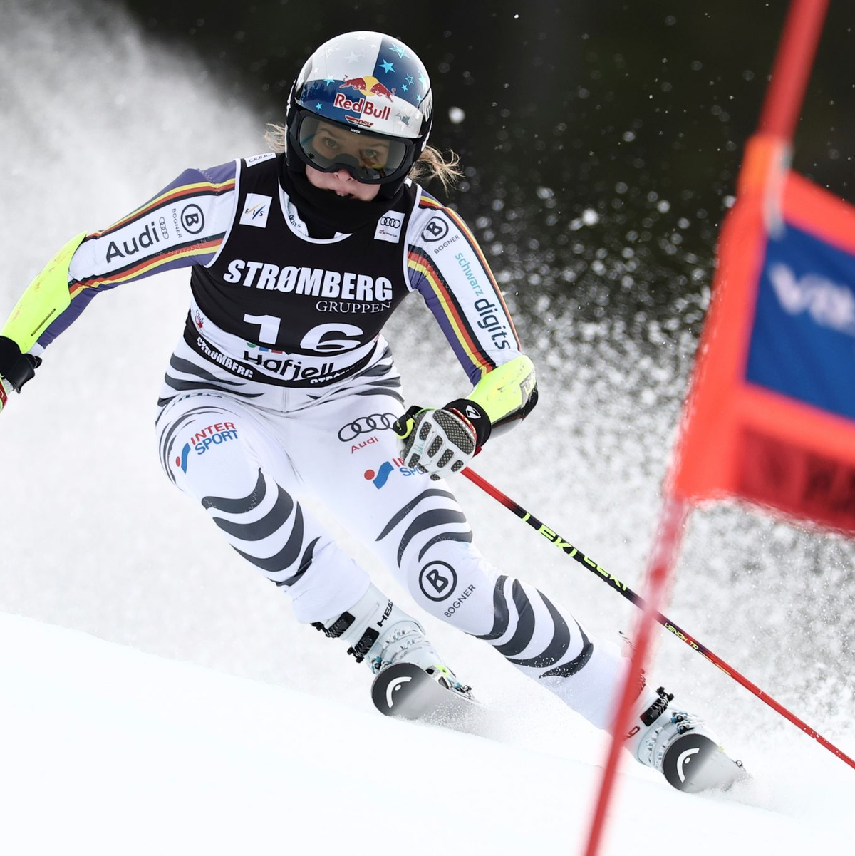 Emma Aicher hielt den Kampf um den Gesamtweltcup bis zum Schluss spannend. - Foto: Gabriele Facciotti/AP/dpa