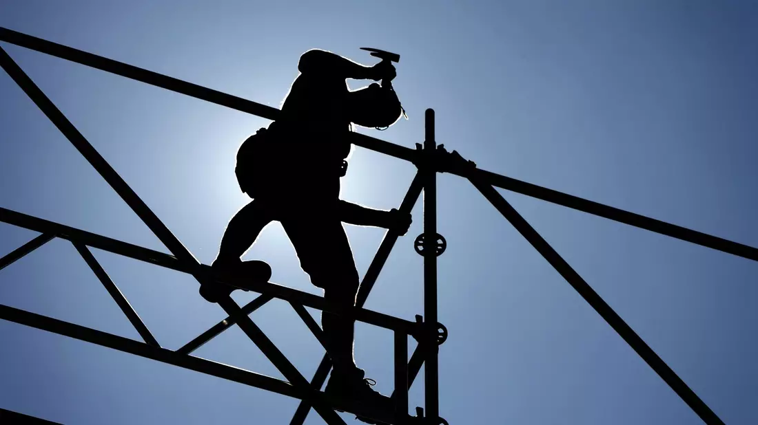 Risiko Arbeitsplatz: Die Zahl der Arbeitsunfälle sinkt seit Jahren. (Symbolfoto) - Bild: David-Wolfgang Ebener/dpa/dpa-tmn