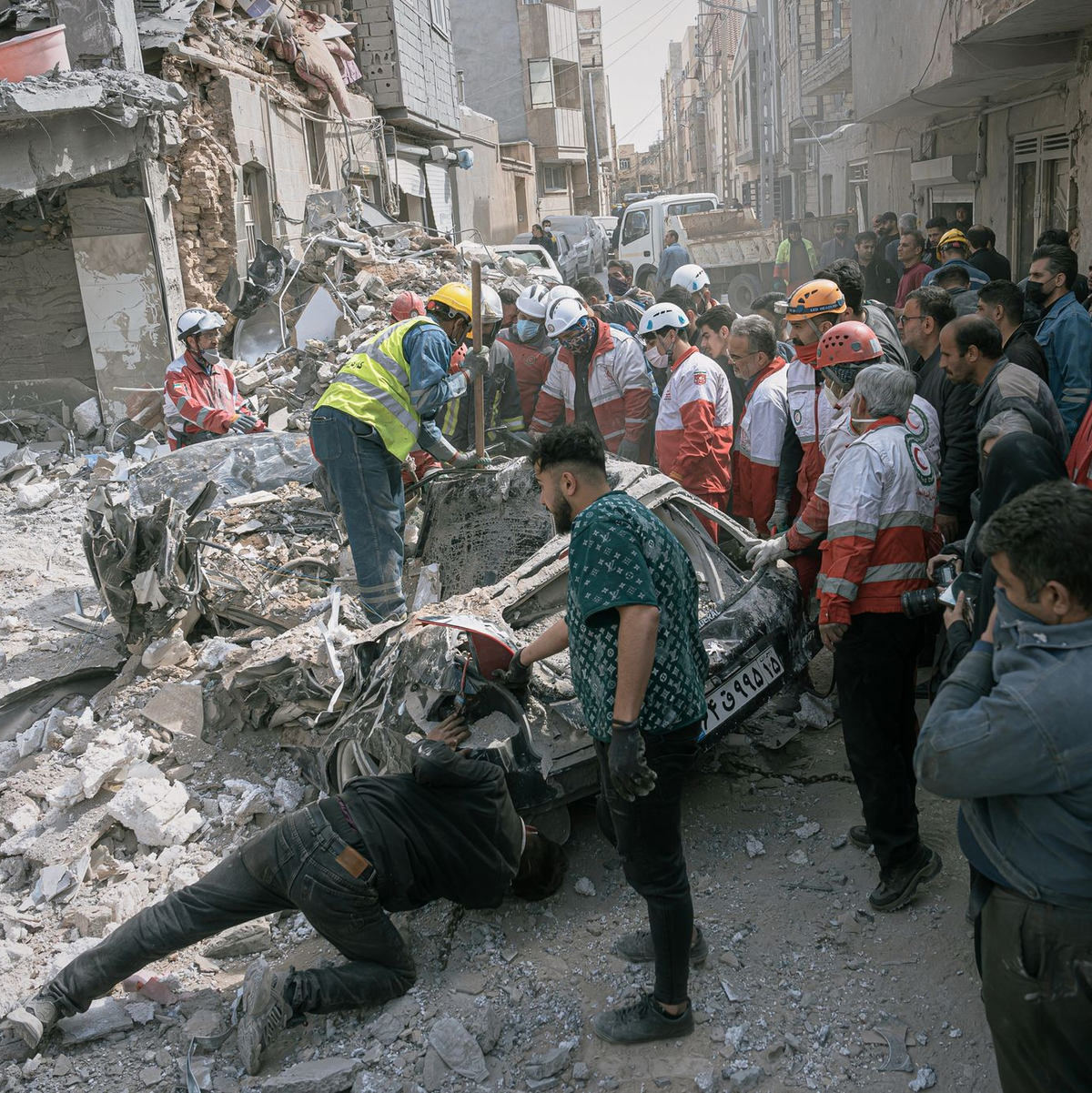 Die Angriffe der USA und Israels auf den Iran dauern an. - Foto: Mati Hashemi/AP/dpa