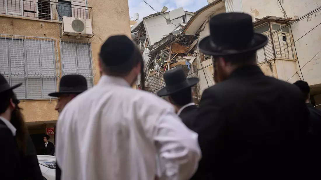 Israel bleibt weiter unter iranischem Beschuss. - Bild: Ohad Zwigenberg/AP/dpa