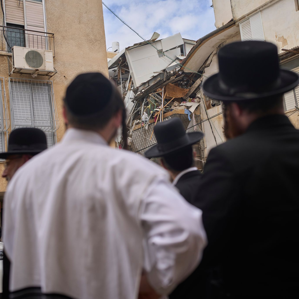 Israel bleibt weiter unter iranischem Beschuss. - Foto: Ohad Zwigenberg/AP/dpa