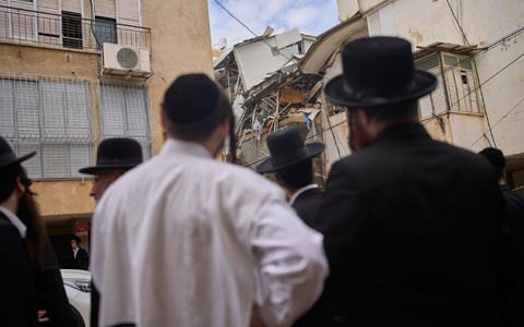 Israel bleibt weiter unter iranischem Beschuss. - Foto: Ohad Zwigenberg/AP/dpa
