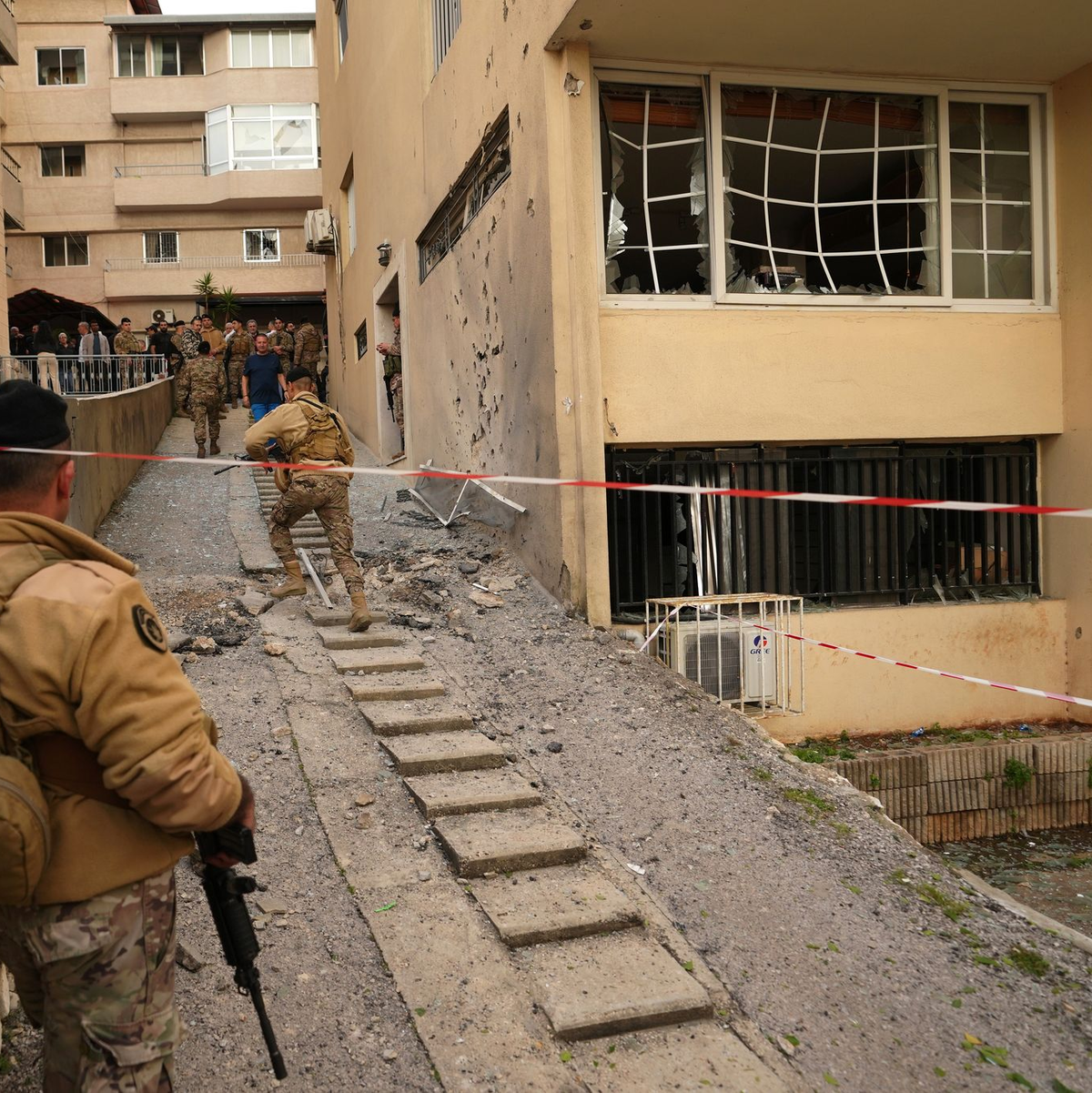 Israel greift weiter Ziele im Libanon an.  - Foto: Hassan Ammar/AP/dpa