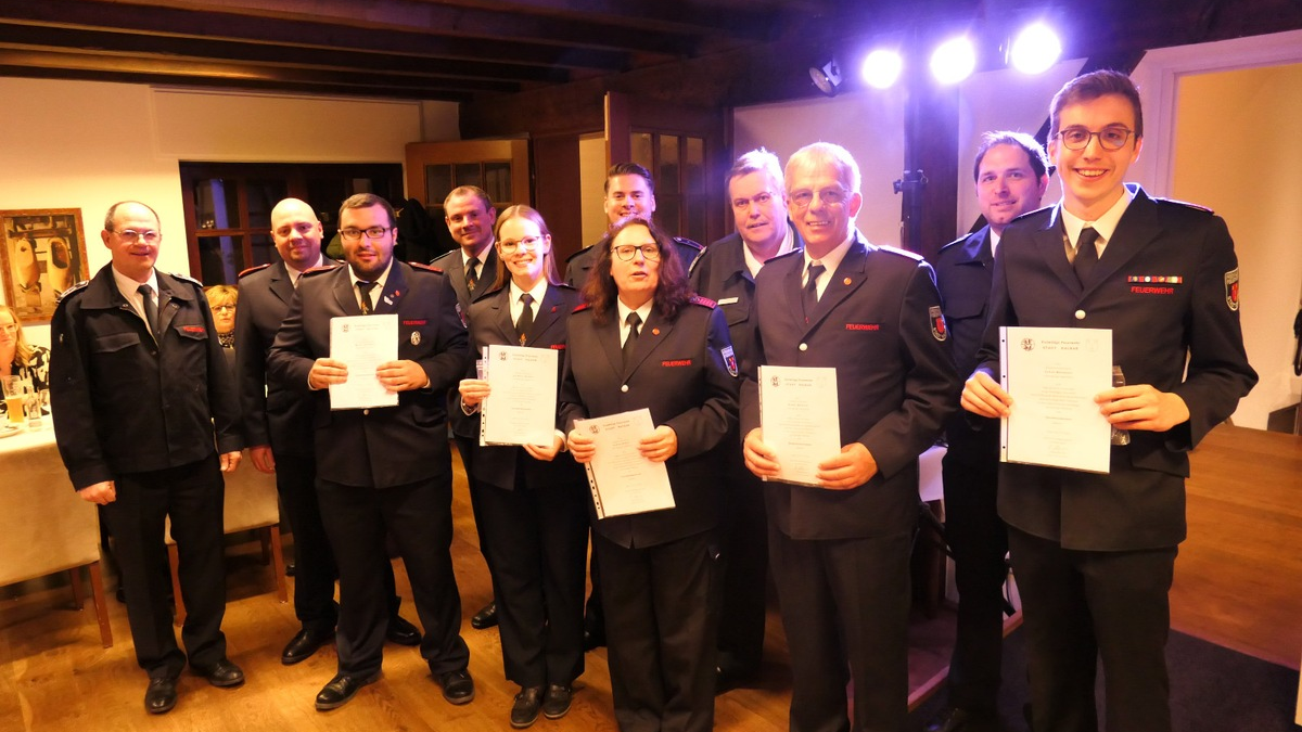Feuerwehr Kalkar: Kameradschaftsabend der Freiwilligen Feuerwehr Appeldorn im Zeichen von 100 Jahren Gemeinschaft - Foto: presseportal.de
