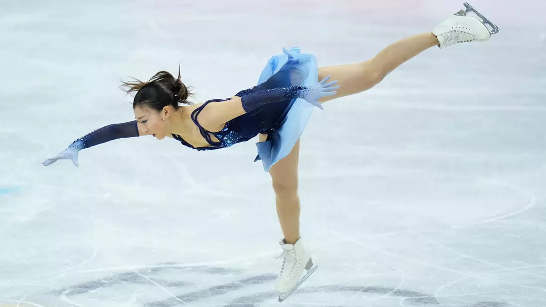 Kaori Sakamoto aus Japan steht vor ihrem vierten WM-Titel. - Bild: Petr David Josek/AP/dpa