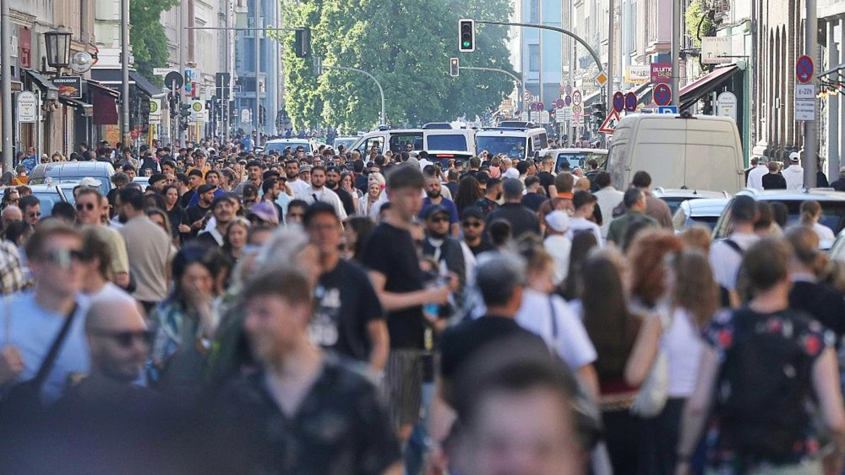 Menschenmassen (Archiv) - Foto: via dts Nachrichtenagentur