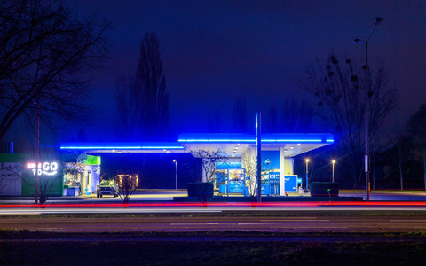 Die Spritpreise sind den zweiten Tag in Folge gesunken.  - Foto: Klaus-Dietmar Gabbert/dpa