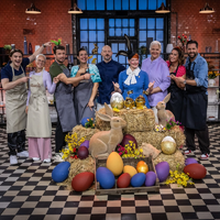 Vincent Gross Stefanie Heinzmann Raúl Richter Elena Uhlig Christian Hümbs Enie van de Meiklokjes Bettina Schliephake-Burchardt Madita van Hülsen Matthias Killing Das große Promibacken Osterspezial - Foto: Joyn/Claudius Pflug, presseportal.de