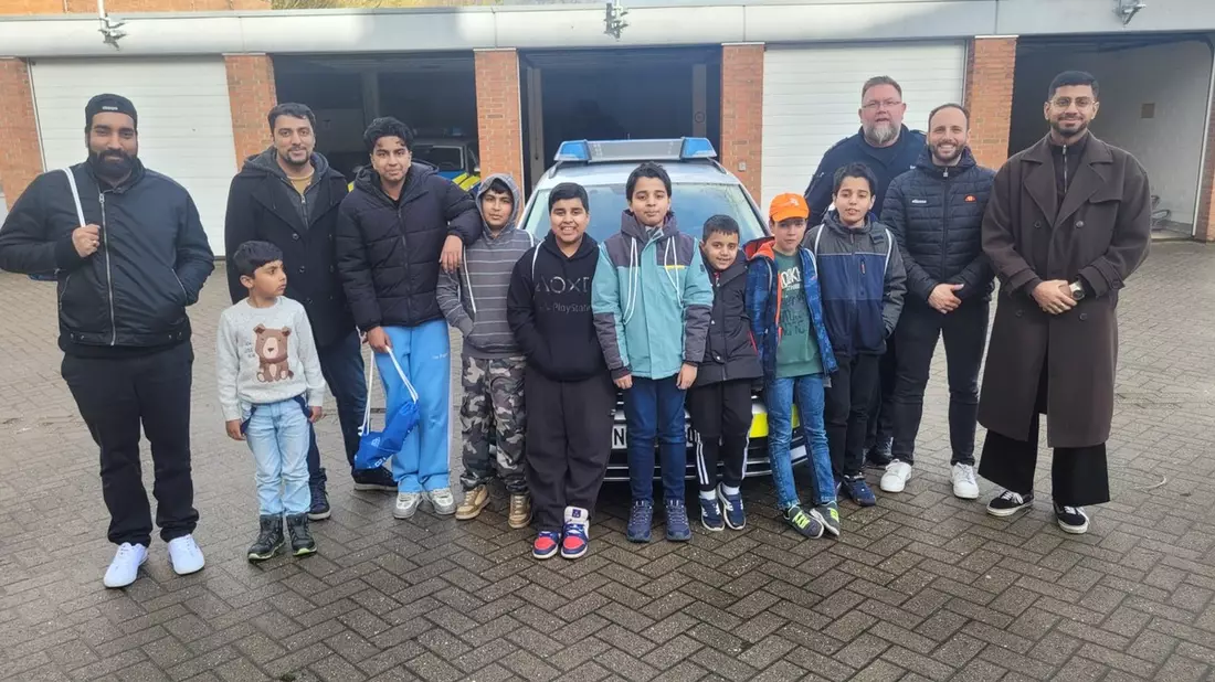 POL-EL: Besuch der Ahmadiyya Muslim Jamaat-Gemeinde bei der Polizei in Nordhorn - Bild: presseportal.de