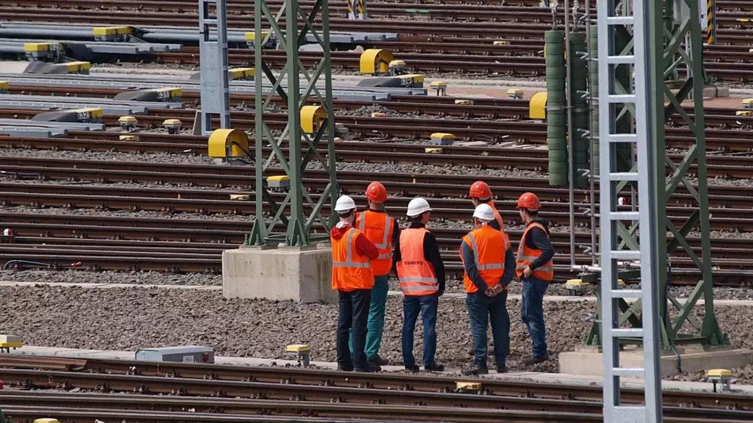 Arbeiter Gleisanlage (Archiv) - Bild: via dts Nachrichtenagentur