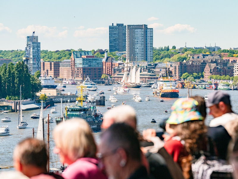Spektakuläre Schiffsvielfalt beim 837. Hafengeburtstag Hamburg - Foto: presseportal.de