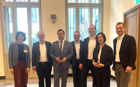 Ohne Innovations-Turbo kein Bau-Turbo / Neues Bauen - 80 Sekunden und dena bringen Innovationen für schnelleres Bauen und Sanieren auf die Baustelle - Foto: presseportal.de