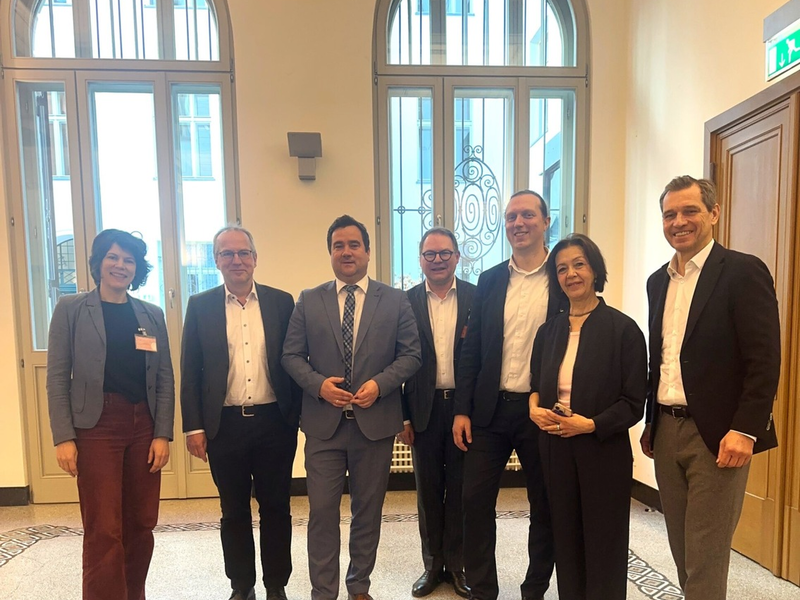 Ohne Innovations-Turbo kein Bau-Turbo / Neues Bauen - 80 Sekunden und dena bringen Innovationen für schnelleres Bauen und Sanieren auf die Baustelle - Foto: presseportal.de