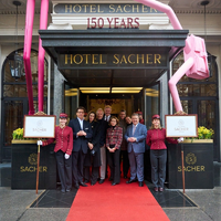 Hotel Sacher Wien feiert 150. Geburtstag - mit Skulpturen von Erwin Wurm - Foto: presseportal.de