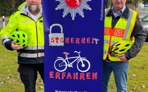 POL-EL: Nordhorn - Präventionsprojekt Sicherheit erfahren der Polizei Nordhorn - Radtouren für Erwachsene - Foto: presseportal.de