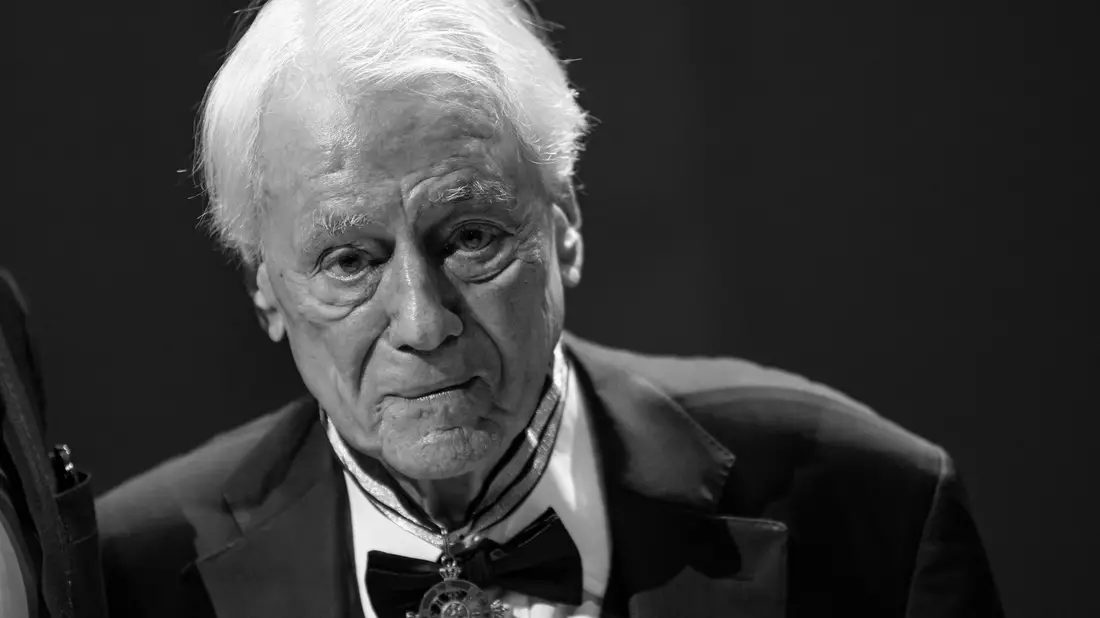 Alexander Kluge starb mit 94 Jahren in München. - Bild: Fabian Sommer/dpa