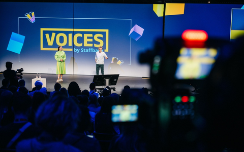 Zwischen Chatbot und Vertrauen: VOICES-Konferenz 2026 von Staffbase diskutiert die KI-Transformation der Mitarbeiterführung - Foto: presseportal.de