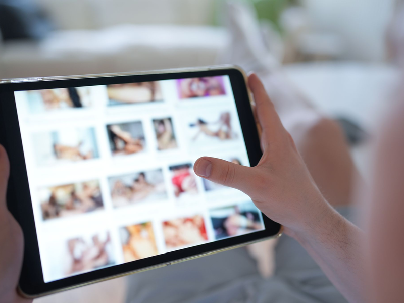 Die Abgeordneten wollen Opfer digitaler Gewalt schützen. (Symbolbild) - Foto: Marcus Brandt/dpa