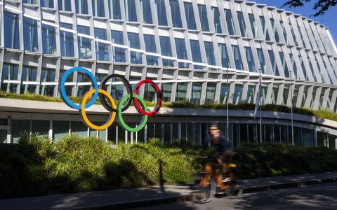 Das IOC fordert Geschlechtstests von allen Sportlerinnen für die Teilnahme an internationalen Wettbewerben. (Archivbild) - Foto: Martial Trezzini/KEYSTONE/dpa Das IOC fordert Geschlechtstests von allen Sportlerinnen für die Teilnahme an internationalen Wettbewerben. (Archivbild) - Foto: Martial Trezzini/KEYSTONE/dpa