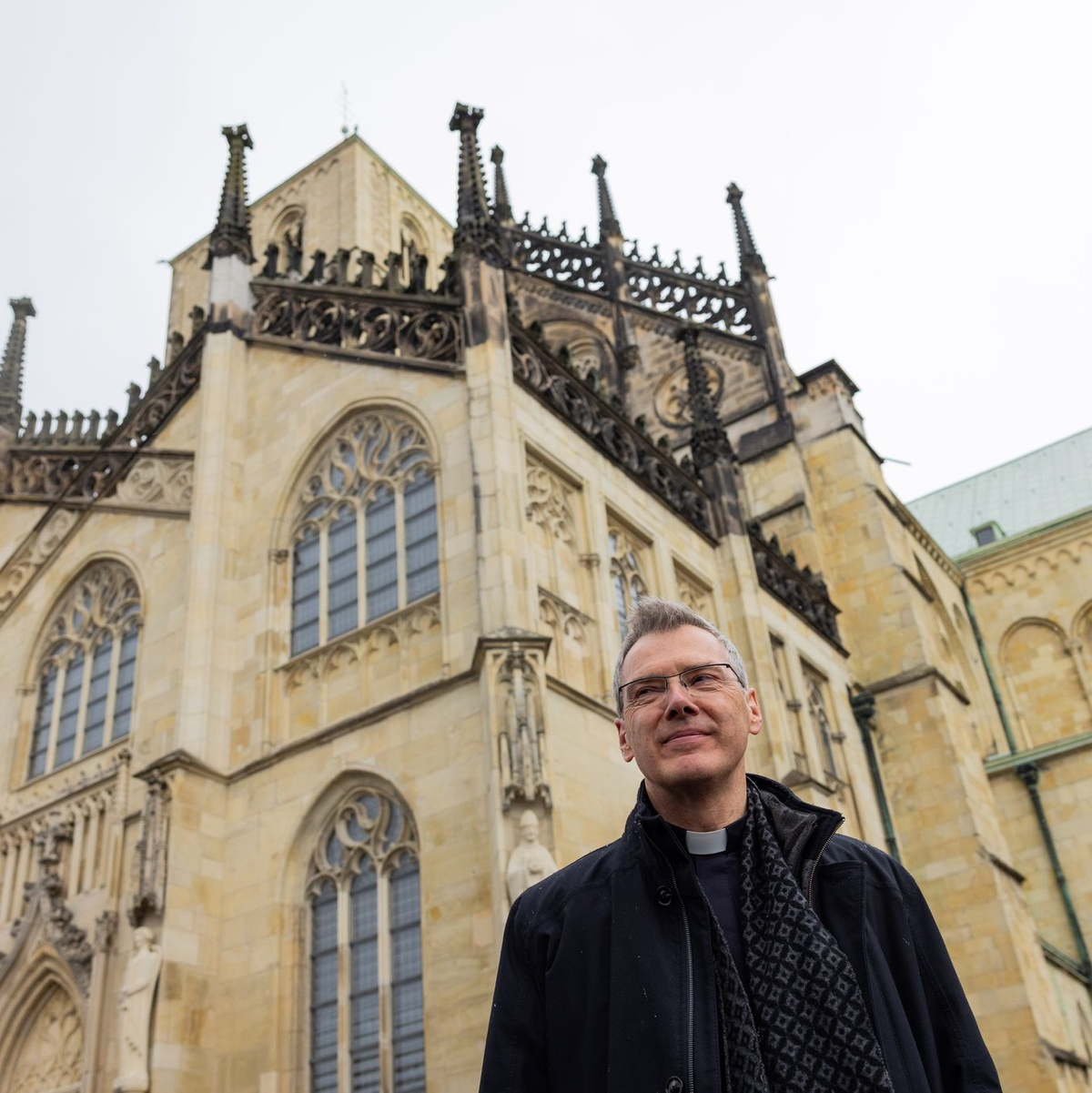 Heiner Wilmer wird ab Sommer neuer Bischof in Münster. Am Donnerstag wurde er im Dom vorgestellt. - Foto: Rolf Vennenbernd/dpa