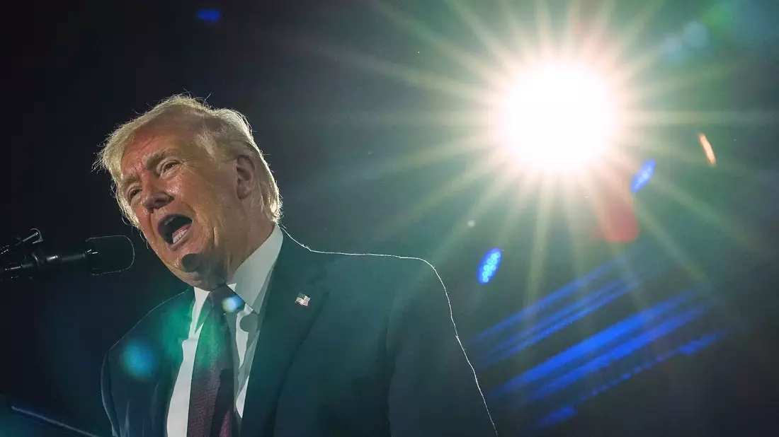 US-Präsident Donald Trump droht dem Iran. - Bild: Julia Demaree Nikhinson/AP/dpa