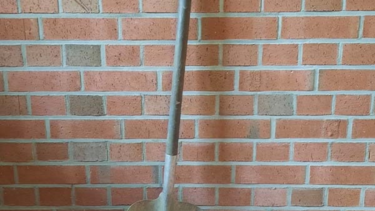 POL-ST: Rheine, Polizeiermittlungen zu Metalldiebstählen, Schaufel aufgefunden, Hinweise erbeten - Foto: presseportal.de