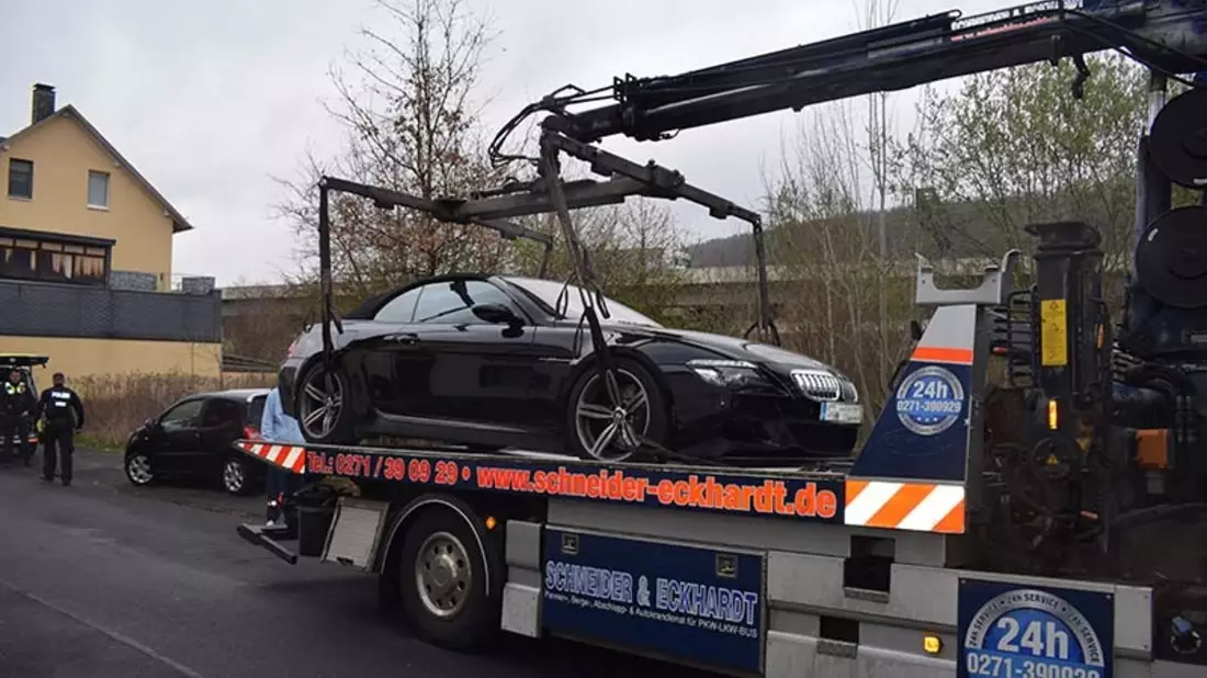 POL-SI: Polizei erfolgreich bei Fahndung nach Raser - Sportwagen und Handys sichergestellt -#polsiwi - Bild: presseportal.de