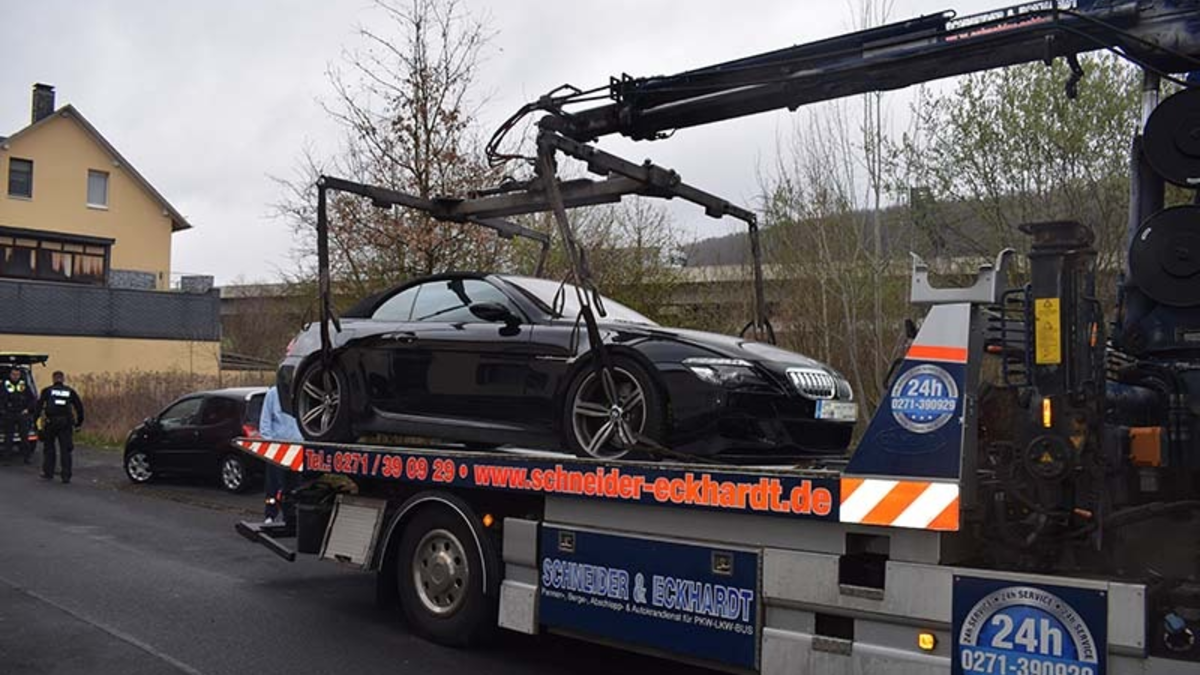 POL-SI: Polizei erfolgreich bei Fahndung nach Raser - Sportwagen und Handys sichergestellt -#polsiwi - Foto: presseportal.de