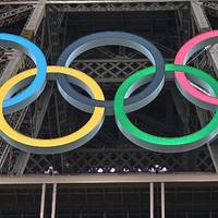 Eiffelturm mit Olympischen Ringen (Archiv) - Foto: via dts Nachrichtenagentur