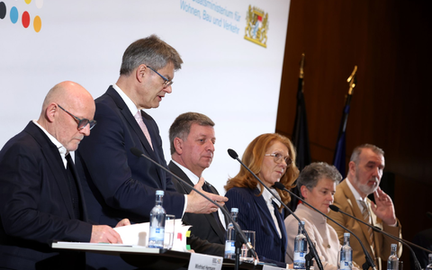 Bei den Verkehrsministern gab es viel Konsens - aber auch strittige Themen. - Foto: Karl-Josef Hildenbrand/dpa