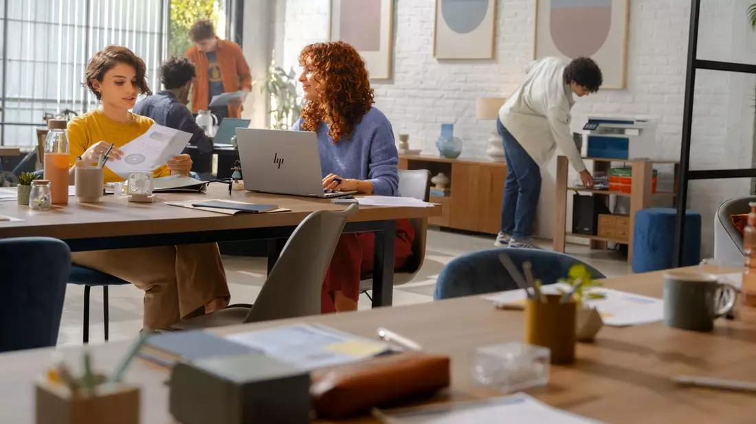 HP bringt KI in den Arbeitsalltag: Neue Innovationen für produktiveres Arbeiten - Bild: presseportal.de