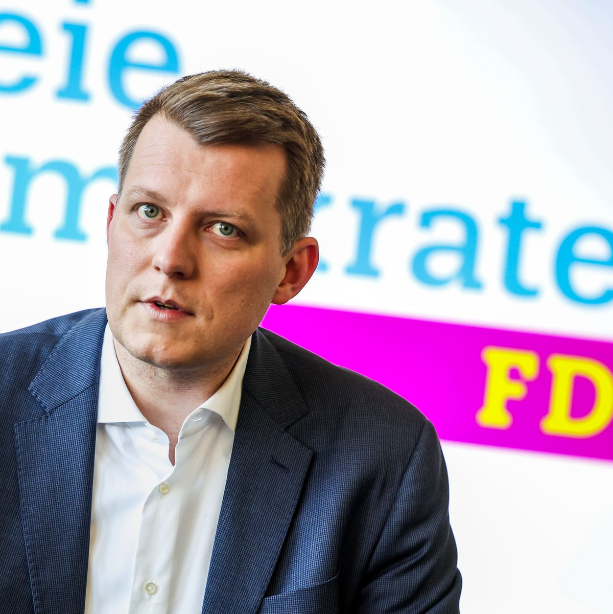 NRW-FDP-Chef Henning Höne gab bekannt, dass er als Bundesvorsitzender der Partei kandidiert.  - Foto: Christoph Reichwein/dpa