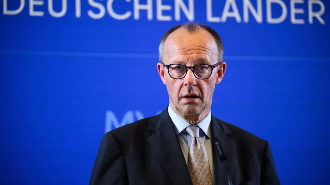 Sagen, was geht: Dafür hat Kanzler Merz Sympathien. - Bild: Bernd von Jutrczenka/dpa