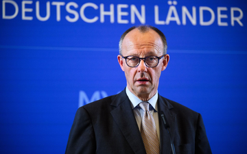 Sagen, was geht: Dafür hat Kanzler Merz Sympathien. - Foto: Bernd von Jutrczenka/dpa