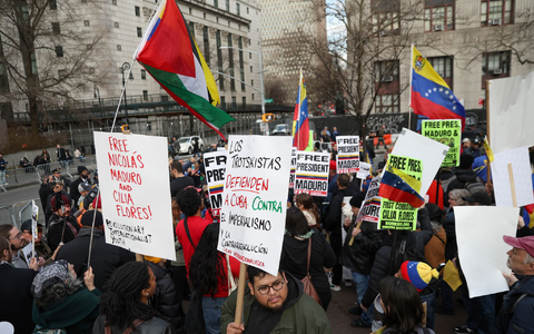 Maduro und seine Frau erschienen zum zweiten Mal vor einem New Yorker Gericht.  - Foto: Heather Khalifa/FR172147 AP/AP/dpa