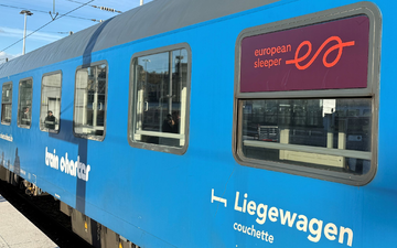 Der neue Nachtzug wird von dem niederländisch-belgischen Unternehmen European Sleeper eingesetzt. - Foto: Michael Evers/dpa