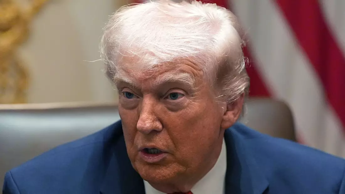 Trump verlängert seine Frist zur Zerstörung iranischer Kraftwerke. - Bild: Alex Brandon/AP