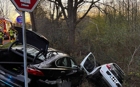 FW-Schermbeck: Verkehrsunfall im Kreuzungsbereich - Foto: presseportal.de