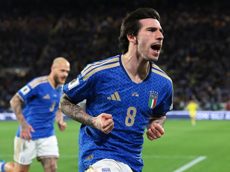 Sorgte für die Befreiung: Italiens 1:0-Torschütze Sandro Tonali (r)   - Foto: Jonathan Moscrop/CSM via ZUMA Press Wire/dpa