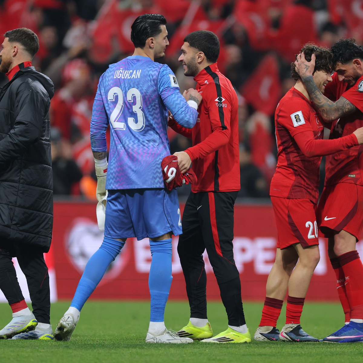 Die Türkei machte mit dem Sieg gegen Rumänien einen Schritt Richtung WM-Teilnahme. - Foto: Uncredited/AP/dpa