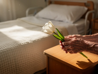 Alzheimer-Verbände stellen neues Curriculum für Sterbebegleitung vor - Foto: über boerse-global.de