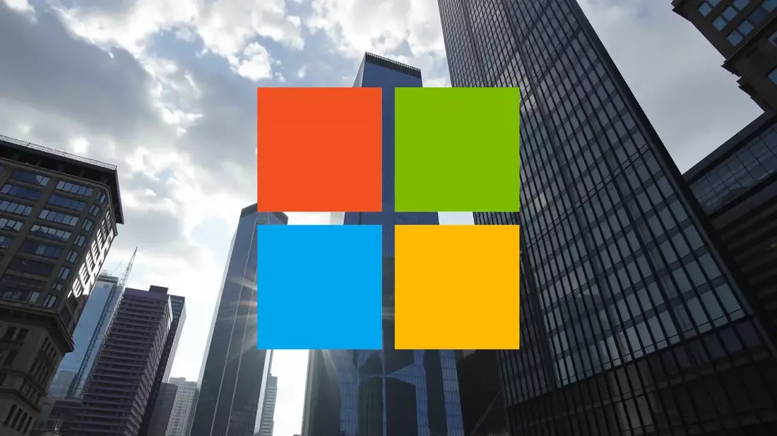 Microsoft frena las contrataciones en su división de nube Azure ante la presión en los márgenes Illustration mit AI erstellt übermittelt durch boerse-global.de